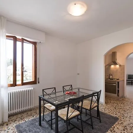 Apartment La Casa Di Lucia - *