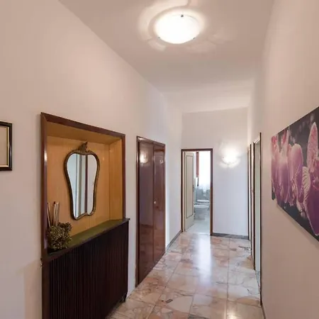 La Casa Di Lucia - * Florence